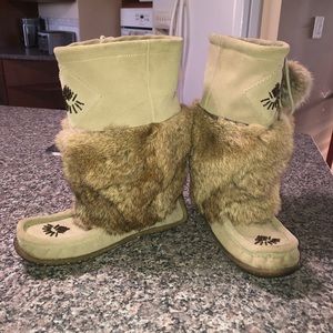 Rabbit fur Softmoc moccasin boots 10